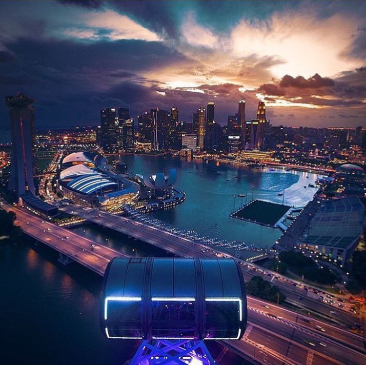 Sunsets in Singapore are glorious from our capsules, 165m above the ground.