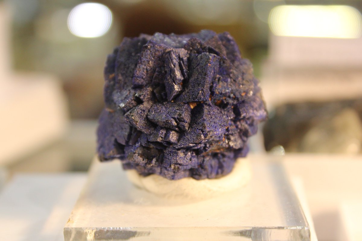 anancy77's tweet photo. So much to see at @enchantedrocks booth at Gem Miners Jubilee, WOW! https://t.co/tRbCrShBaz 1/2 https://t.co/qHfyEA7Zk5