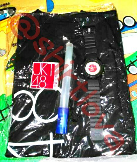 shirtlova's tweet image. #SinkaJKT48がんばってジャンケン大会 KAOS JKT48 BLACK+ JAM TGN JKT48+ LIGHTSTICK+STICKER JKT48 nyampe ke pembeli.