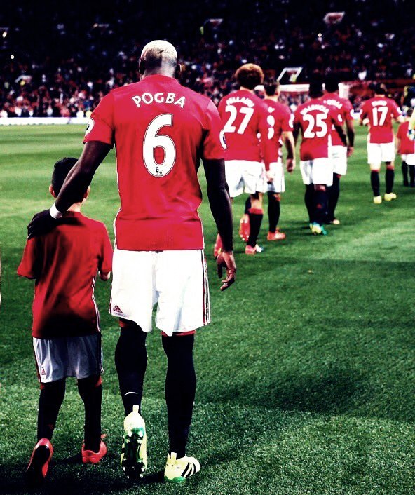 RemarksFootball's tweet photo. Paul Pogba back at home! https://t.co/LOfHVDh8TC