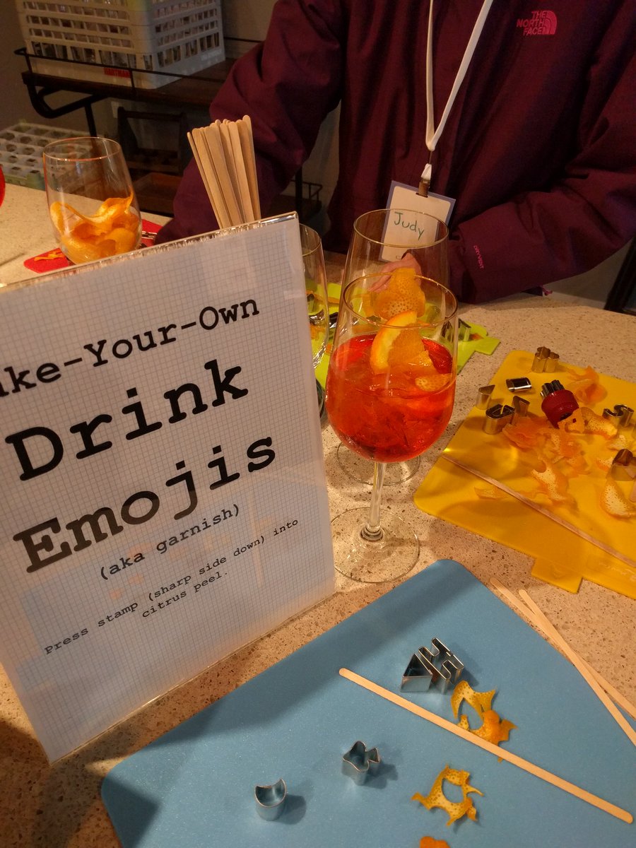 girlie_mac's tweet image. Drink Emojis - my garnish says &quot;🌼 WTF&quot; #sfhtml5