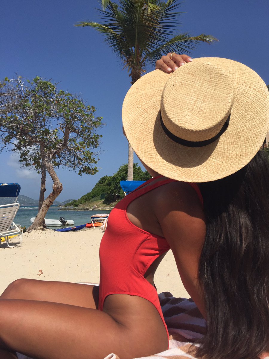 FamousElle's tweet photo. Absolutely no filters, just us. 🌎💖🌴✨ #USVI #socialmediaisforsharing #rns https://t.co/C6xVVebcPP