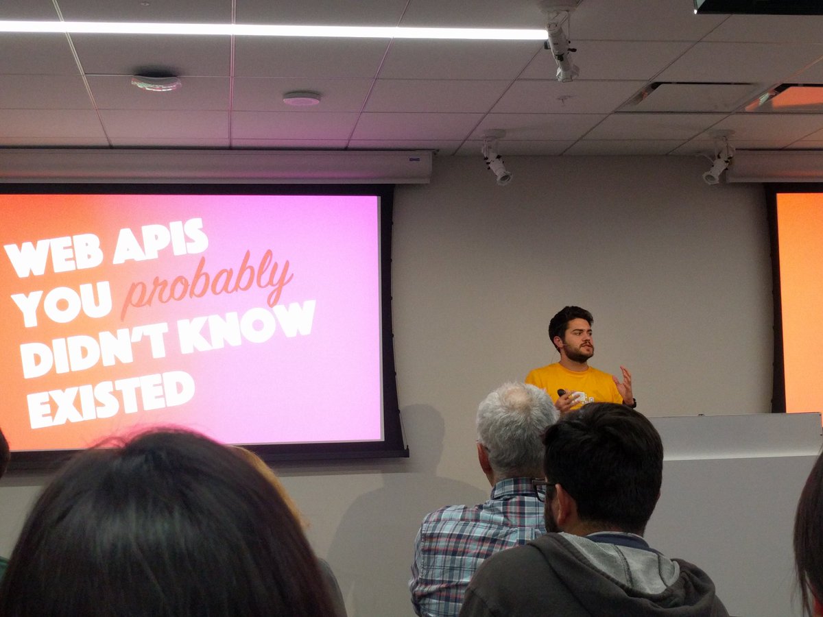 girlie_mac's tweet image. Hi @zenorocha, nice to see you in person finally, not on GitHub! #sfhtml5