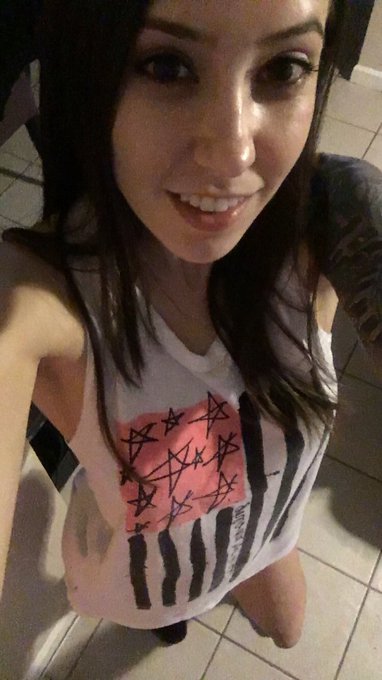 Working out then getting back on cam! https://t.co/0CUCjJkC0R<a href="/tag/thongthursday"class="tags"><span>#thongthursday</span></a>