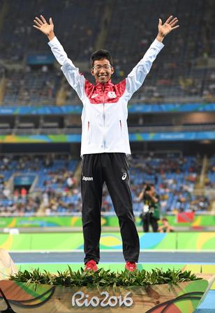競歩 荒井広宙選手と接触したカナダのエバン ダンフィー選手の対応に称賛の声が集まる Togetter 競歩 荒井広宙選手と接触したカナダのエバン ダンフィー選手の対応に称賛の声が集まる Togetter
