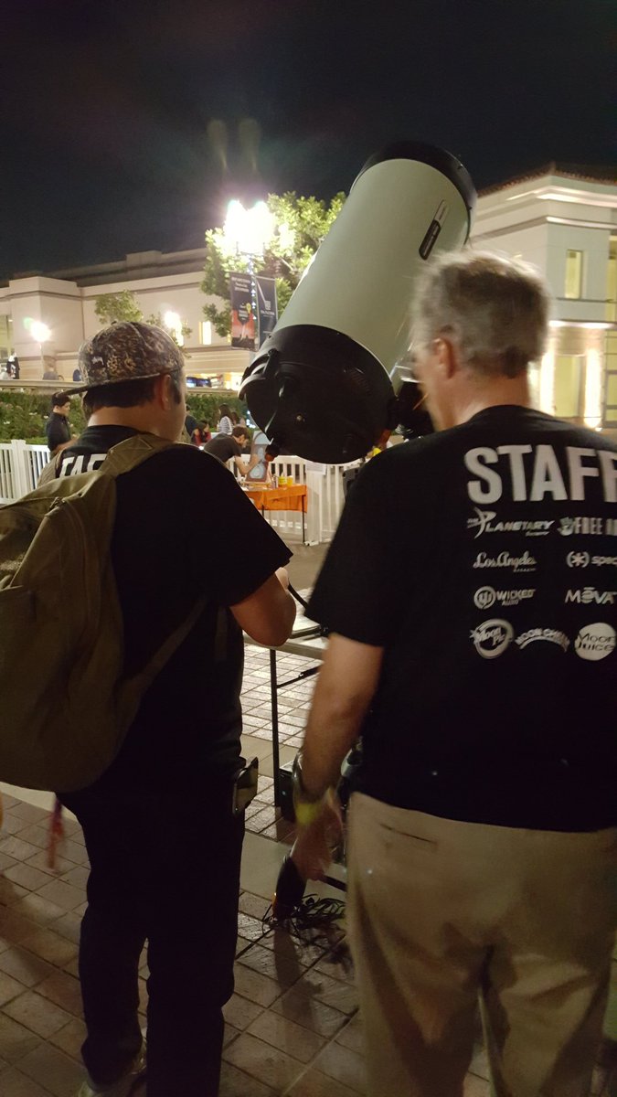 KarasuOfBooks's tweet photo. M51. Do you all even understand how mesmerized I was by this? All because of this bad ass telescope. #LAMoonWalk https://t.co/b3w4Hbt20k