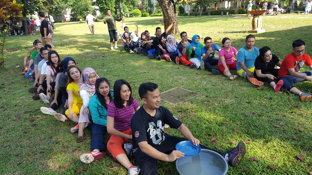 intanrosary's tweet photo. #ibsl2016
#leaderinme
#proudofaxamandiri
#groupJPI https://t.co/THINbmF2Q2
