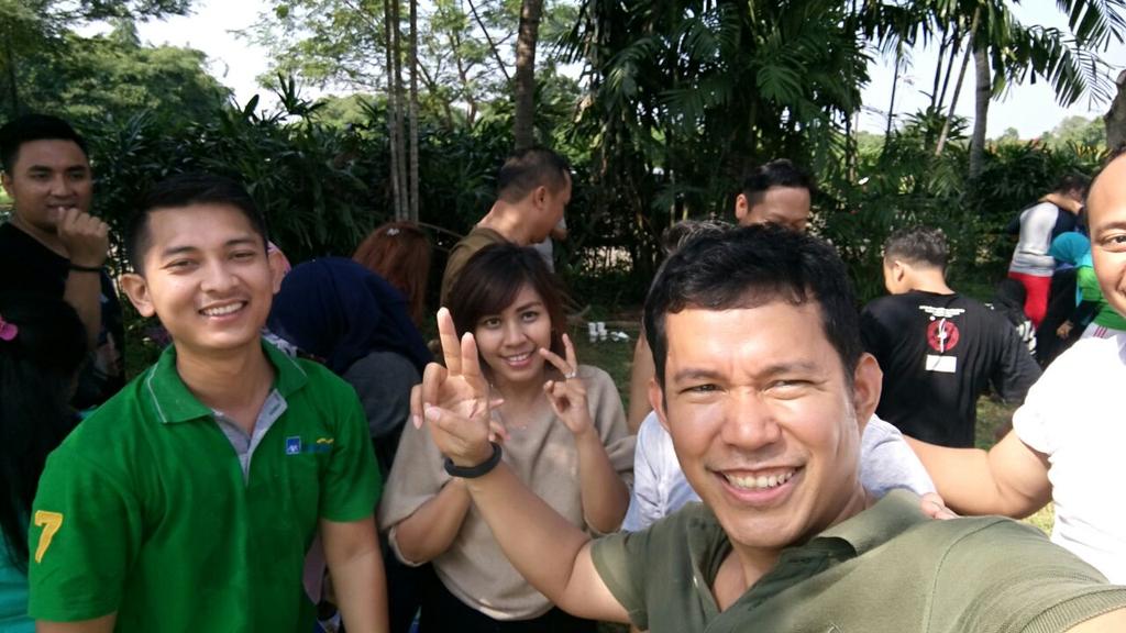 intanrosary's tweet photo. #ibsl2016
#leaderinme
#proudofaxamandiri
#groupJPI https://t.co/dYA7P9LLoj