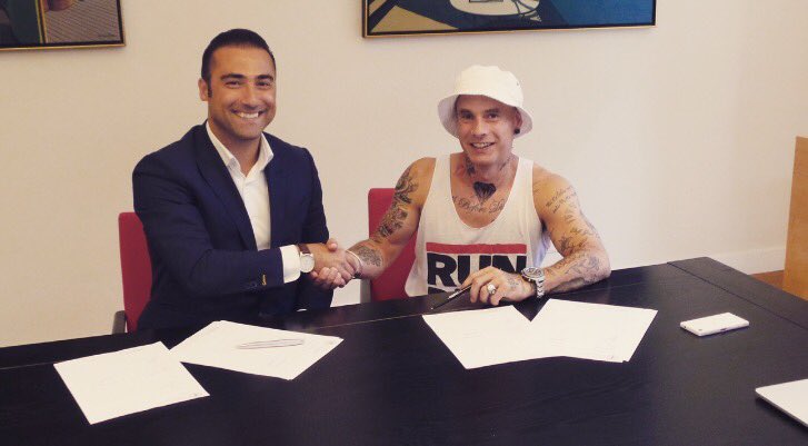 We proudly welcome <a href="/Streetkingseu/">Streetkings</a>  to our management #streetsoccer #Edwardvangils #Ronaldinho @SportLifeM