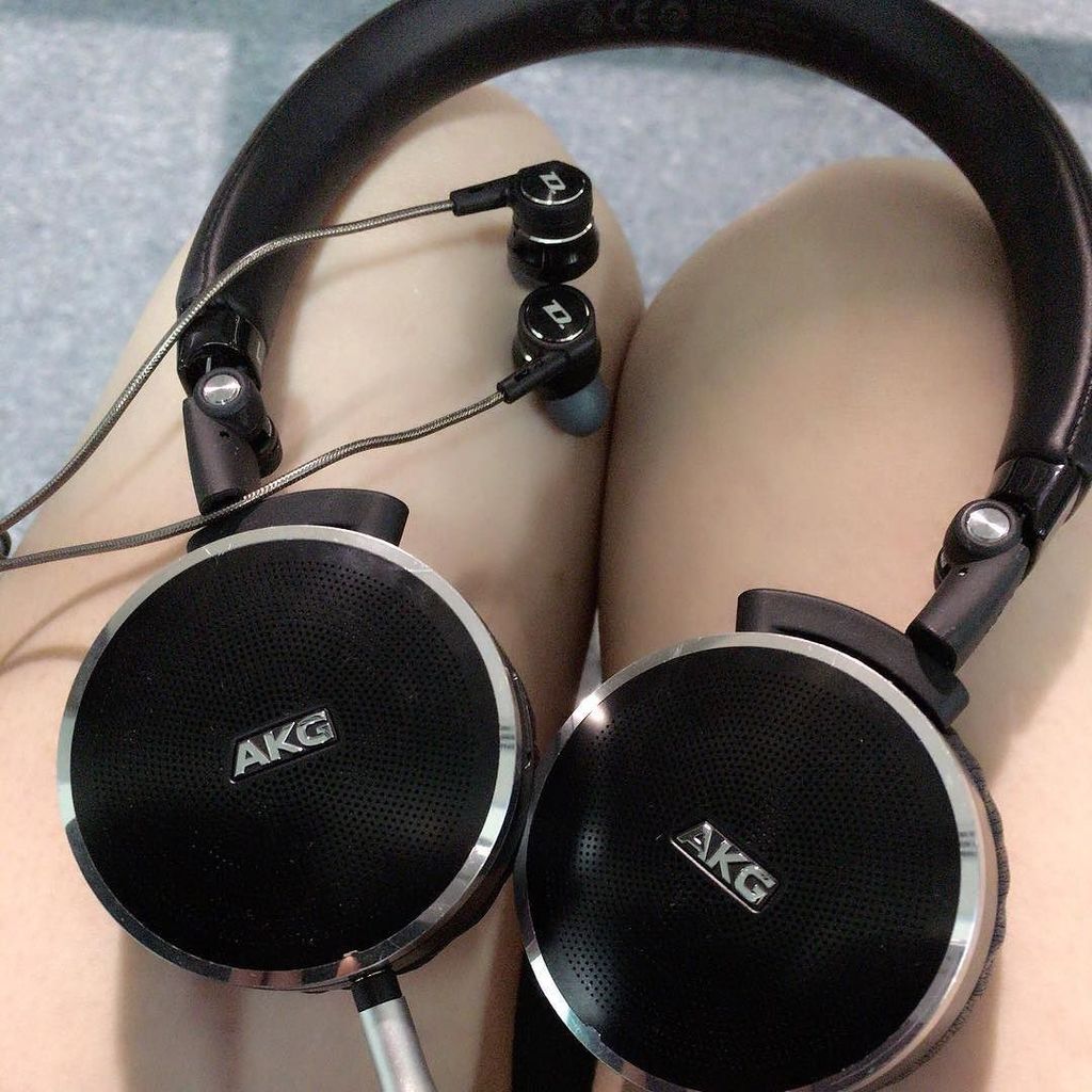 kaworukamo's tweet image. 旅のお供はこのペアで！

#AKG
#N60NC
#dynamicmotion 
#DM200H
#太ももとオーディオ ift.tt/2buO4nD