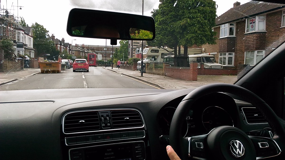 simonealiprandi's tweet photo. Direzione #Brighton. Ma la macchina di @AndreaFerrari80 ha il volante dalla parte sbagliata... https://t.co/15RZYt9Fxo
