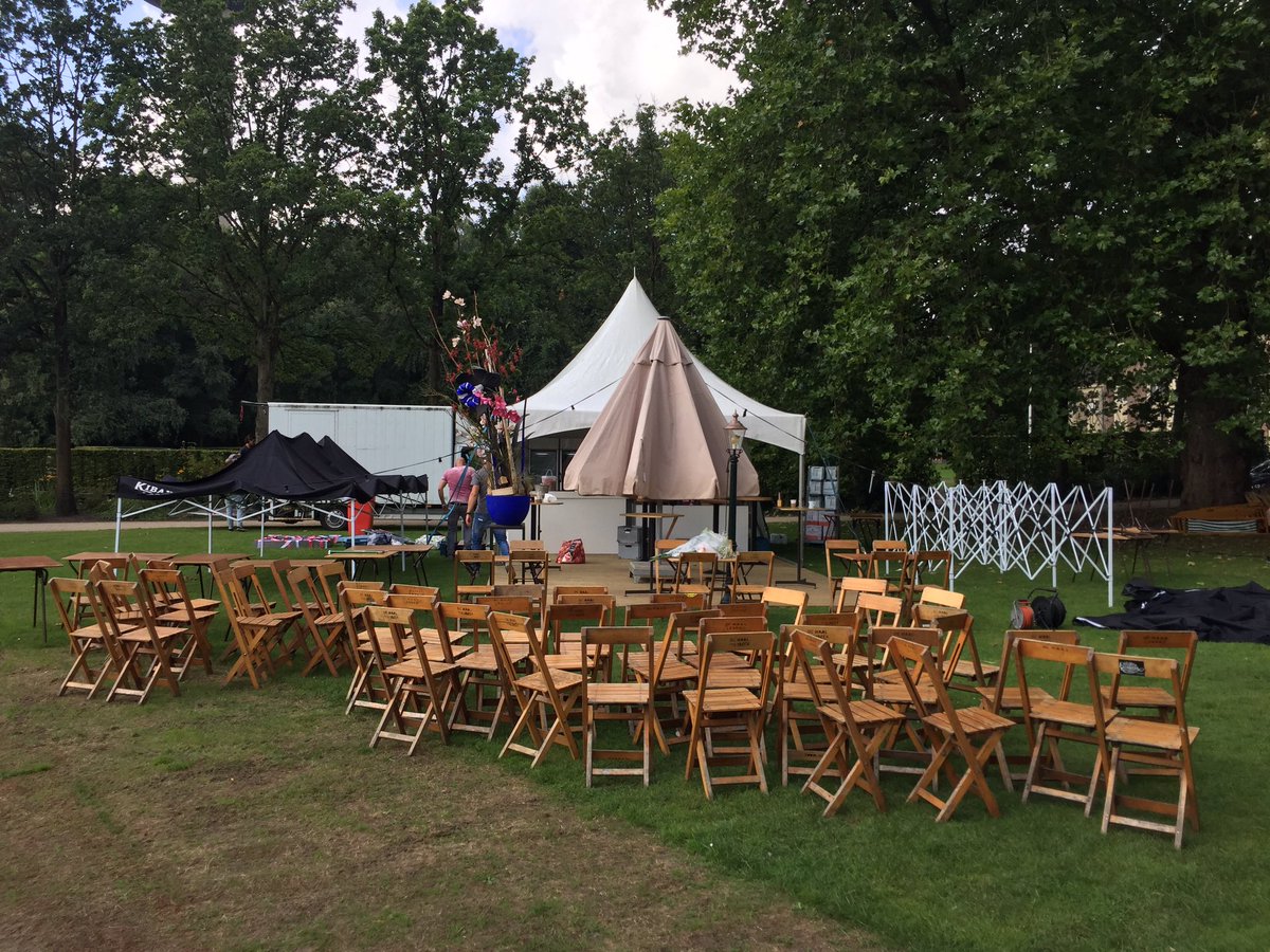 hermanhell's tweet photo. Festivaldag! Opbouwen met @nrcafe voor @DvdRM in Het Park in Rotterdam. https://t.co/WZki4kAYG5