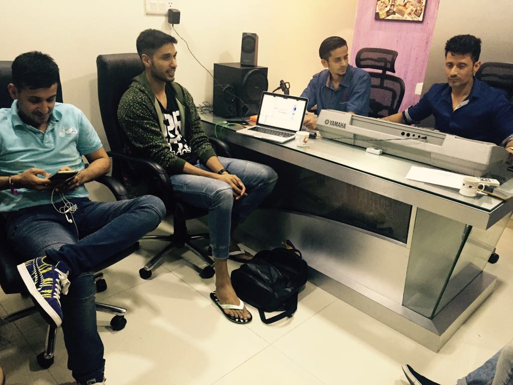 meetbros's tweet photo. It was a super-fun jamming session with @arjun_kanungo! #MBStudios https://t.co/MrFaUK6v0E