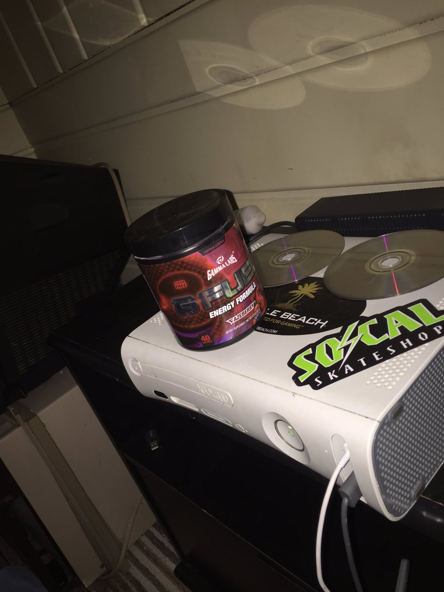 v2sins's tweet image. Grinding and you already know I used #codekiwiz @RedKiwiz