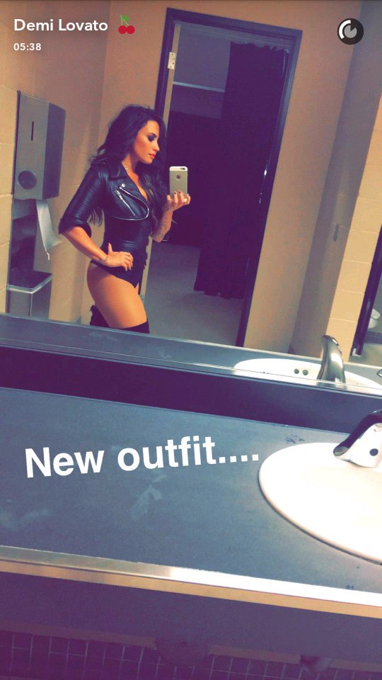 ladirectionerXD's tweet image. #HappyBirthdayDemiLovato mon modèle féminin 😍😍