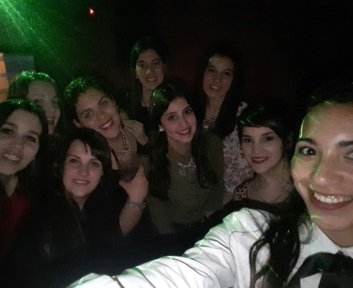 GabiOchoa_'s tweet photo. #Hoock 🎂 🎉 🍹 https://t.co/7ZLaPBRLUF