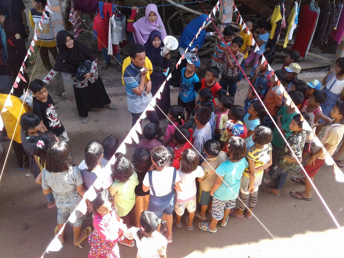 Pengarahan setiap lomba ke adik - adik. Semangaatt pungawa Km Fkip
#BEMKMFKIPUnsri 
#FkipMadani 
#SospengmasUnsri