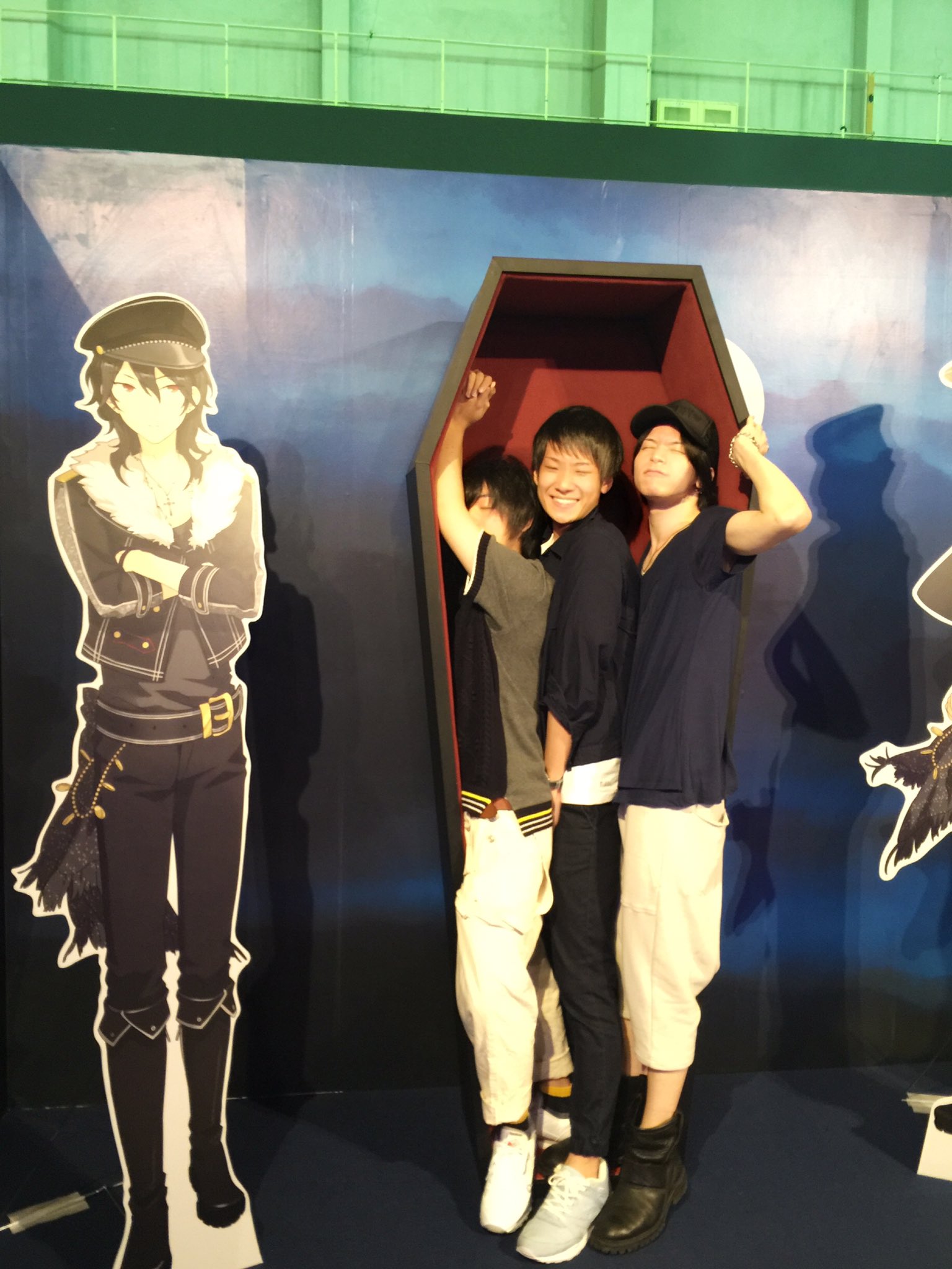 山下大輝 Daiki Yamashita V Twitter ひらパーのあんスタの展示にて ギリギリ入れました 楽しかった 棺桶から生まれる絆 T Co Gdnpxnpk6a Twitter