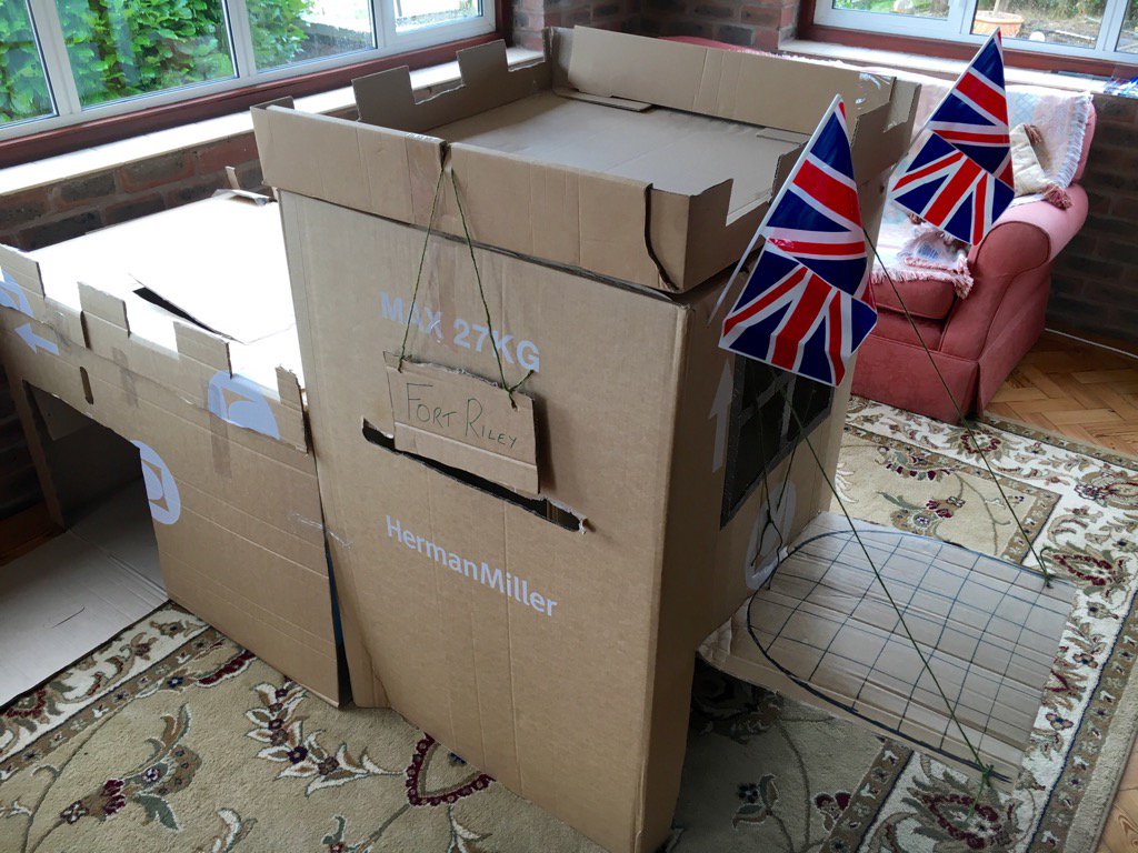 rileybot tweet picture