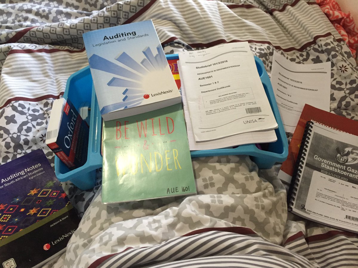 Harley_quin1991's tweet photo. Saturday morning in bed... #dontwanttostudy #auditing #aue1601 #needhelpwiththis๐ฉ https://t.co/28euvCHq2u