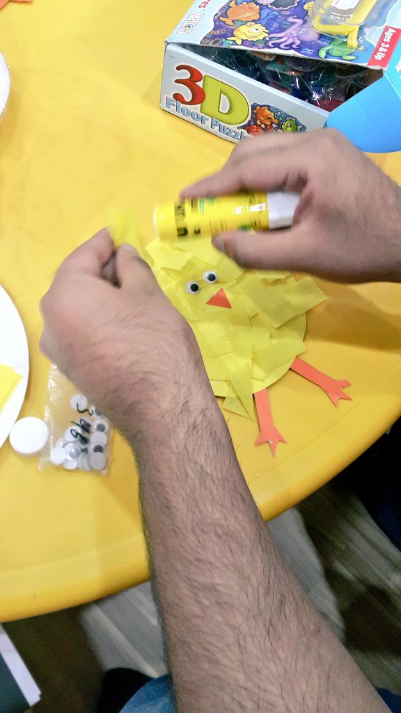 amschool80's tweet photo. Parents during a craft activity #OpenHouse2016 https://t.co/cVQHA8PNyt