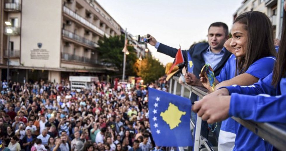kosovo2point0's tweet image. Our weekly news roundup is back with #Kelmendi’s golden return, #Biden’s visit and #Pronto2: kosovotwopointzero.com/en/article/226…