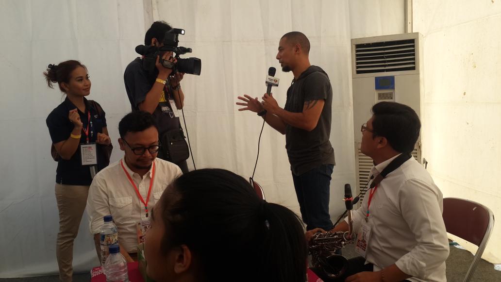 20.08.2016 @MarcellSiahaan sedang interview dengan MNC TV sebelum on stage di <a href="/PrambananJazz/">Prambanan Jazz</a> 2016.