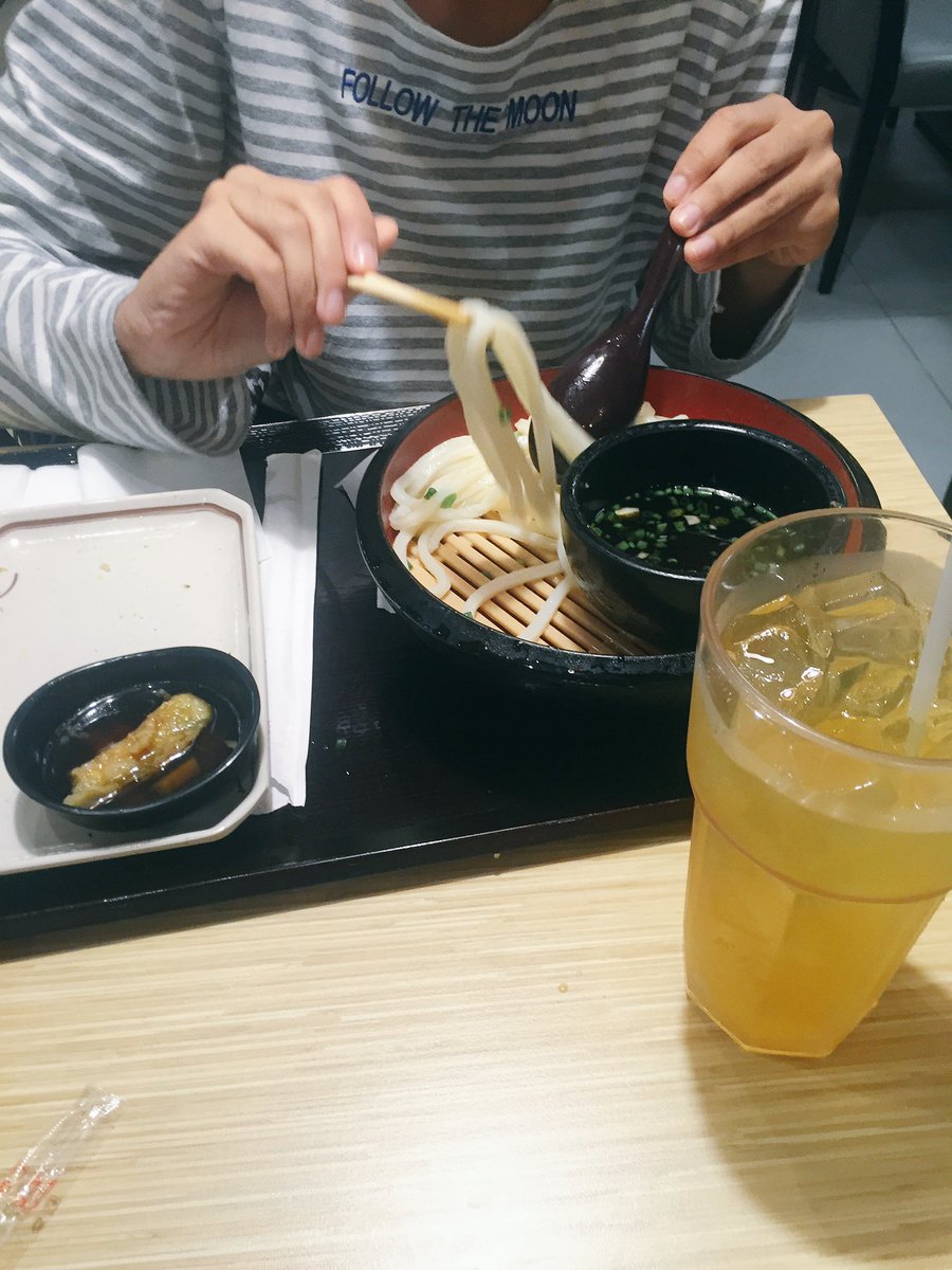 KAI94QX__'s tweet photo. @Sehun_XLfam หิวมากมั้ยอ่ะ😏😌 https://t.co/SaLzNlUJ3B