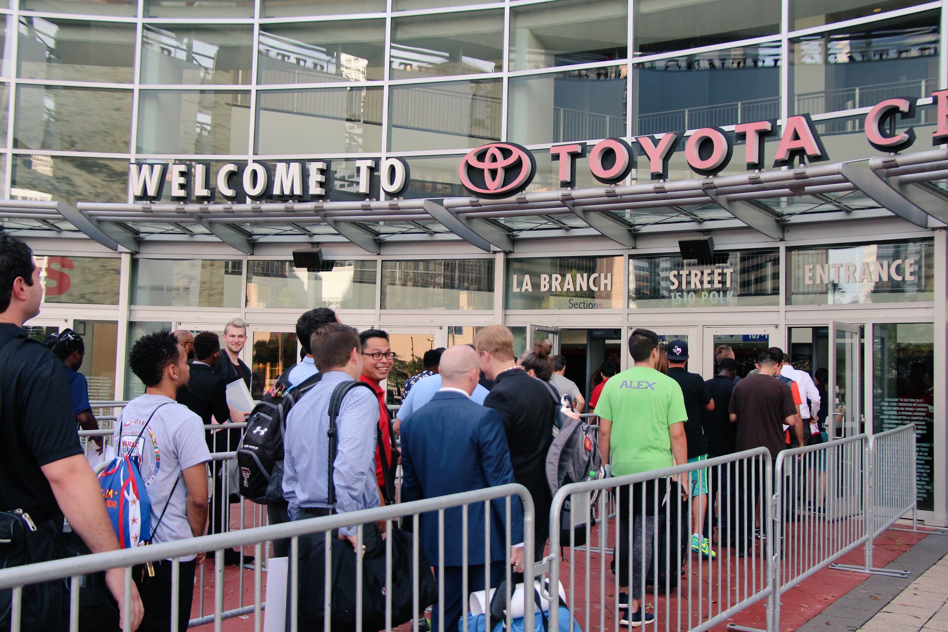 Houston Rockets on Twitter "Who will continue the tradition of Clutch the Bear? Auditions have