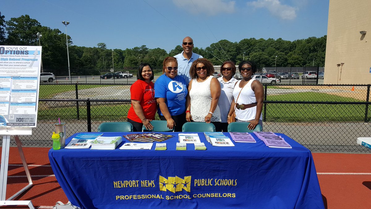 HeritageHS's tweet image. Some of our booths at #StandNNPS