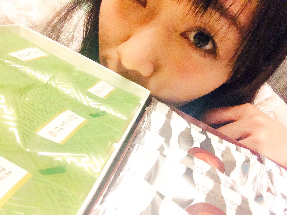 須田亜香里 Ske48 本日ラストのお仕事終わり まだ何かは秘密だけど 握手会終わりの時間なのに東京からわざわざスタッフさんが来てくださった上に 東京土産をくださって 気の利かない自分を悔やみましたが いい仕事をすることでお返し出来るように