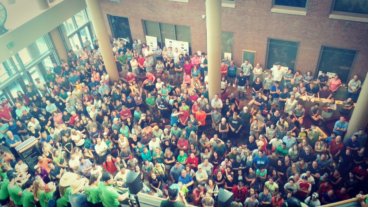 uvmbored's tweet photo. The first round of #uvm2020 students and families are on campus. Good luck on #uvmtrek Trekkies! https://t.co/Hs17IlsxFF