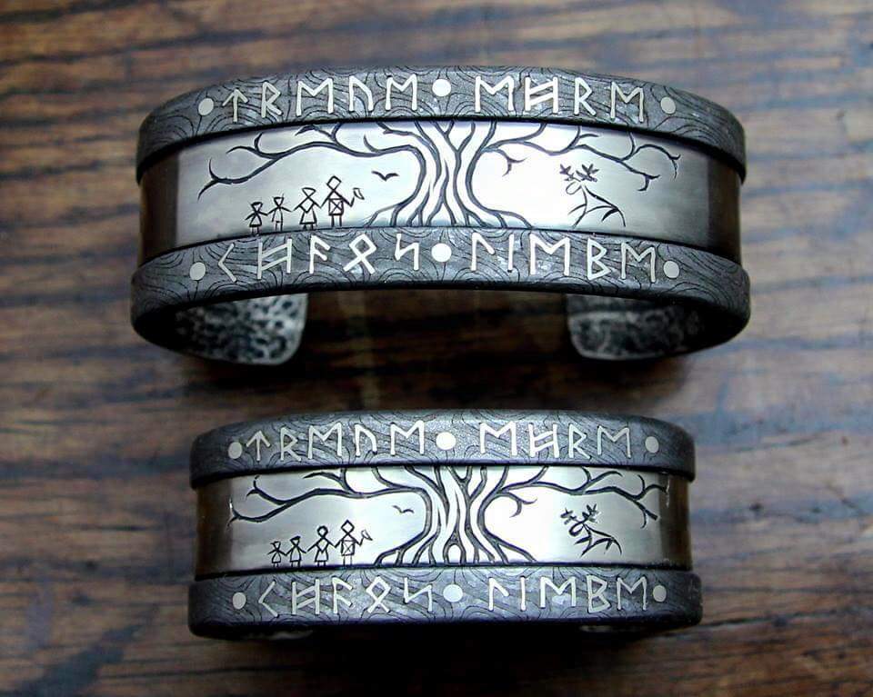 Lonewolfwow's tweet image. Si algún día me caso ojala me dejen hacerlo con estos anillos