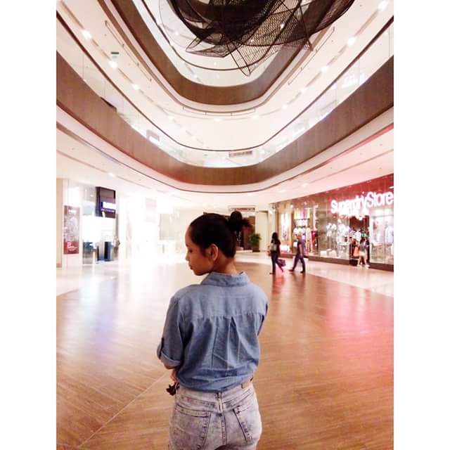 CheskaSebastian's tweet photo. Looking for each other? #Mommyanddaughter #DPgoals #Candid shots @manalo_harold @SalidoMycah https://t.co/8lTnd0Uh3Z