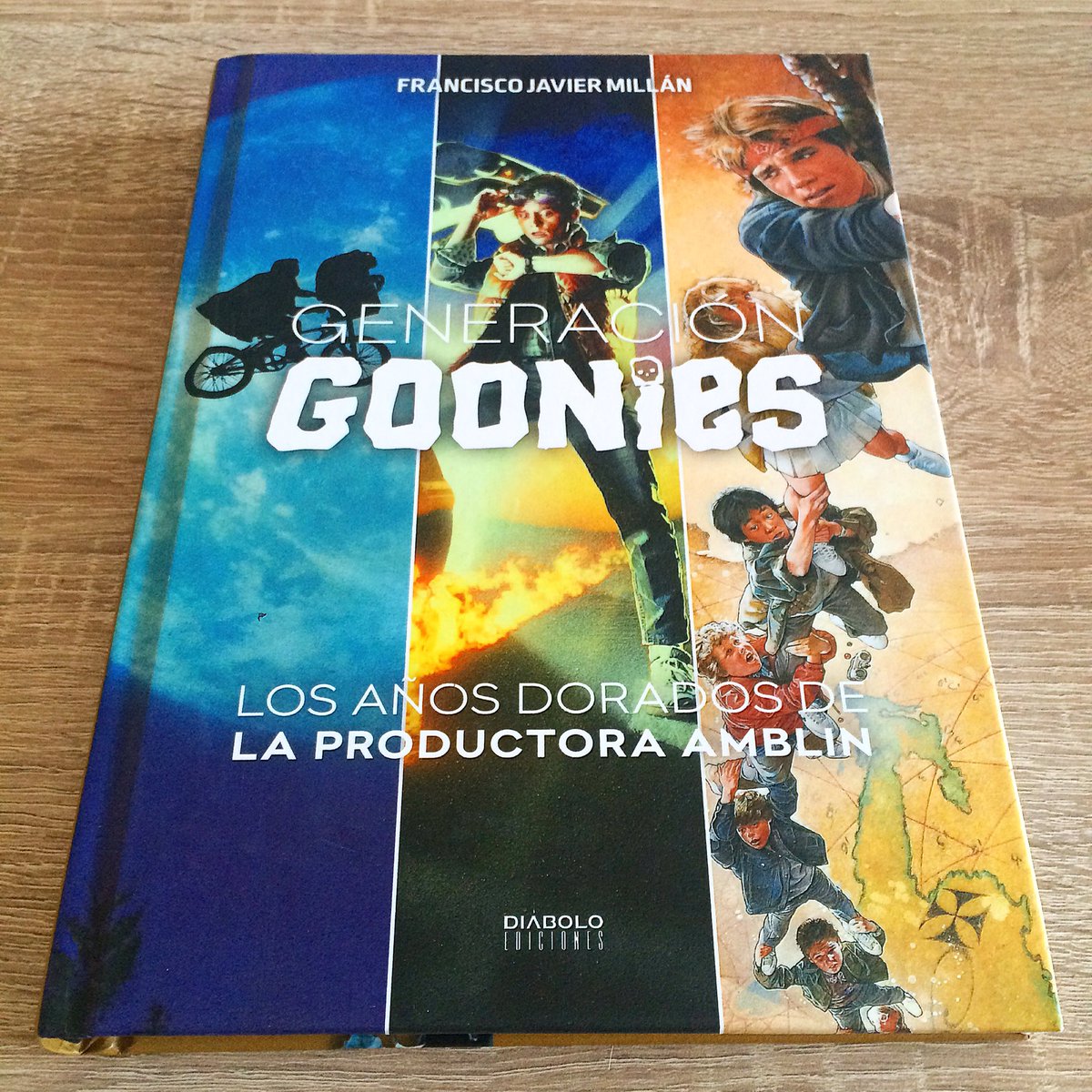 TonyMontanaBCN's tweet photo. El verano es la mejor época para devorar buenos libros.
#GeneraciónGoonies #Amblin #madein1980 @CarnedeVideoclu https://t.co/xHZZ328ZLT