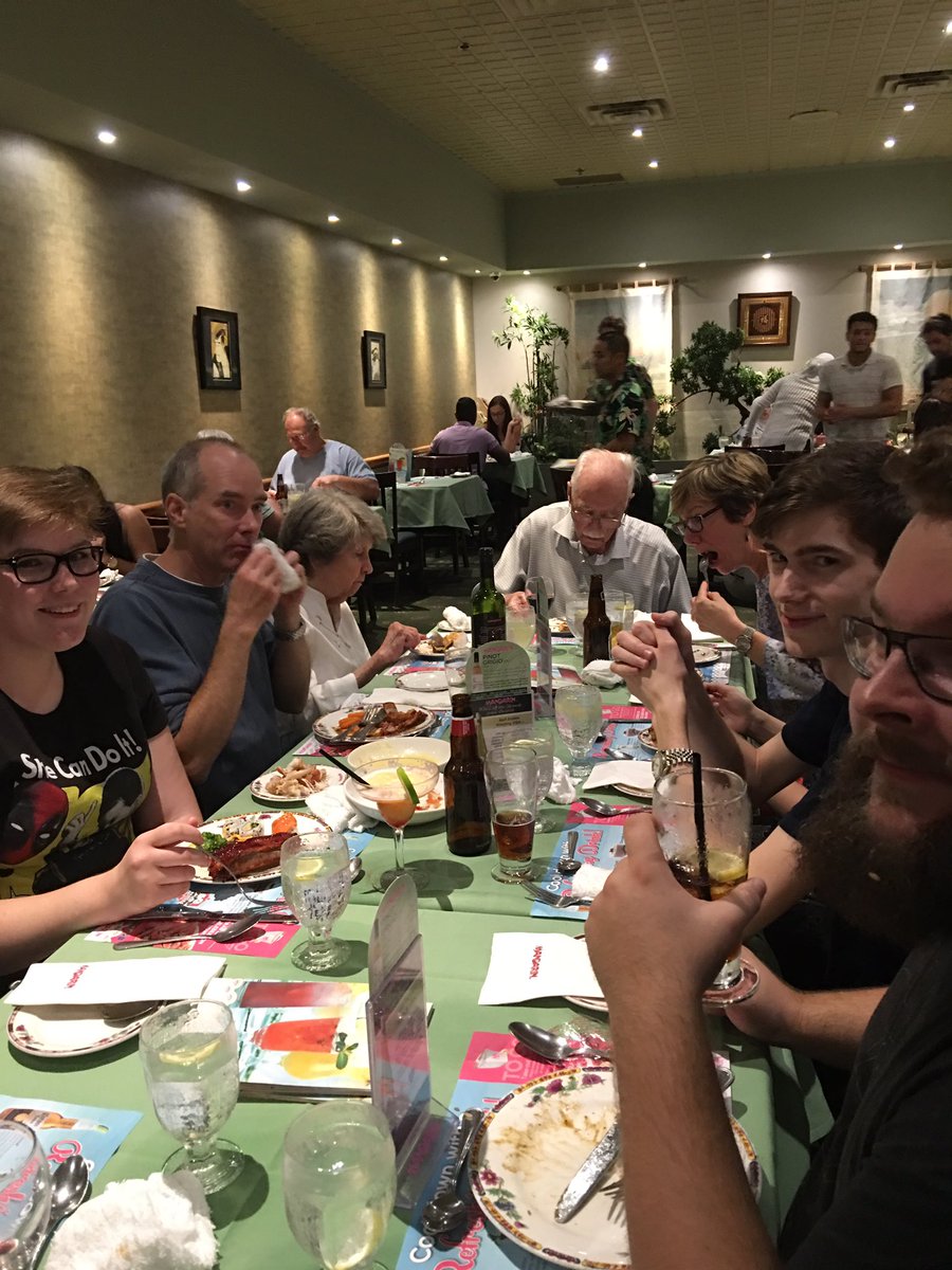 jenalbu's tweet photo. Albu family Dinner at Mandarin Friday night #pandtwed2016 https://t.co/9mGQjyMLTl