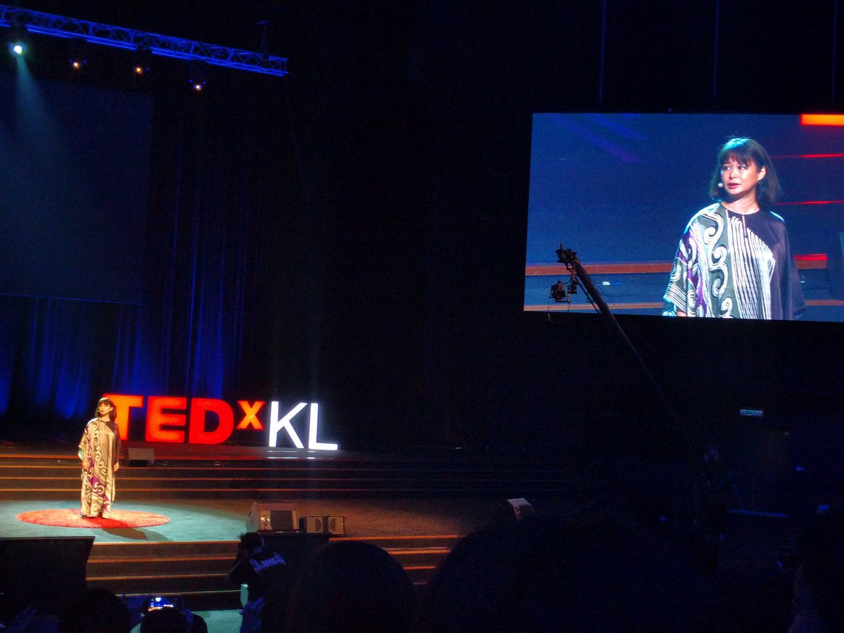 yudhis_bvb's tweet photo. Datin Saidah Rastam. My star speaker of the day. π #TEDxKL #Resonance2016 https://t.co/gJ5QFBcEZ0
