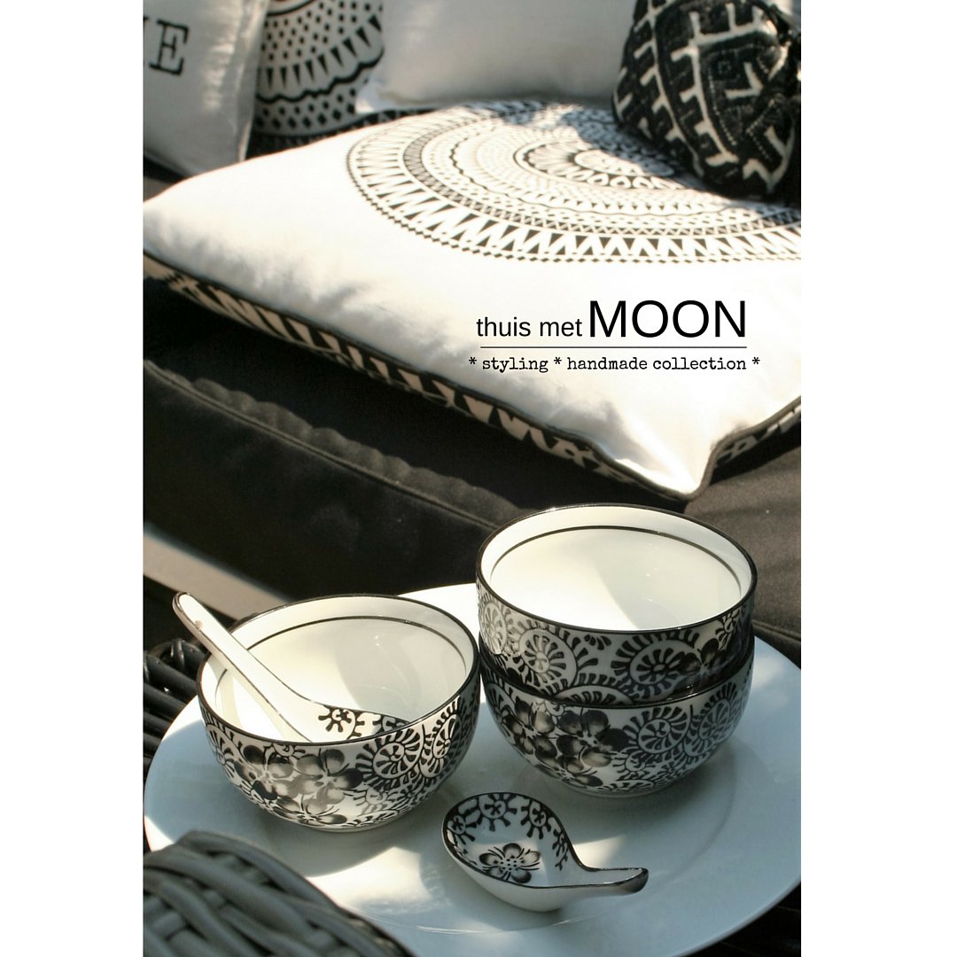 thuismetmoon's tweet photo. Ik heb een blog geschreven. tp://thuismetmoon.blogspot.nl/2016/08/echte-zomerliefde-een-zwart-wit-terras_16.html https://t.co/Co1upoSYzz