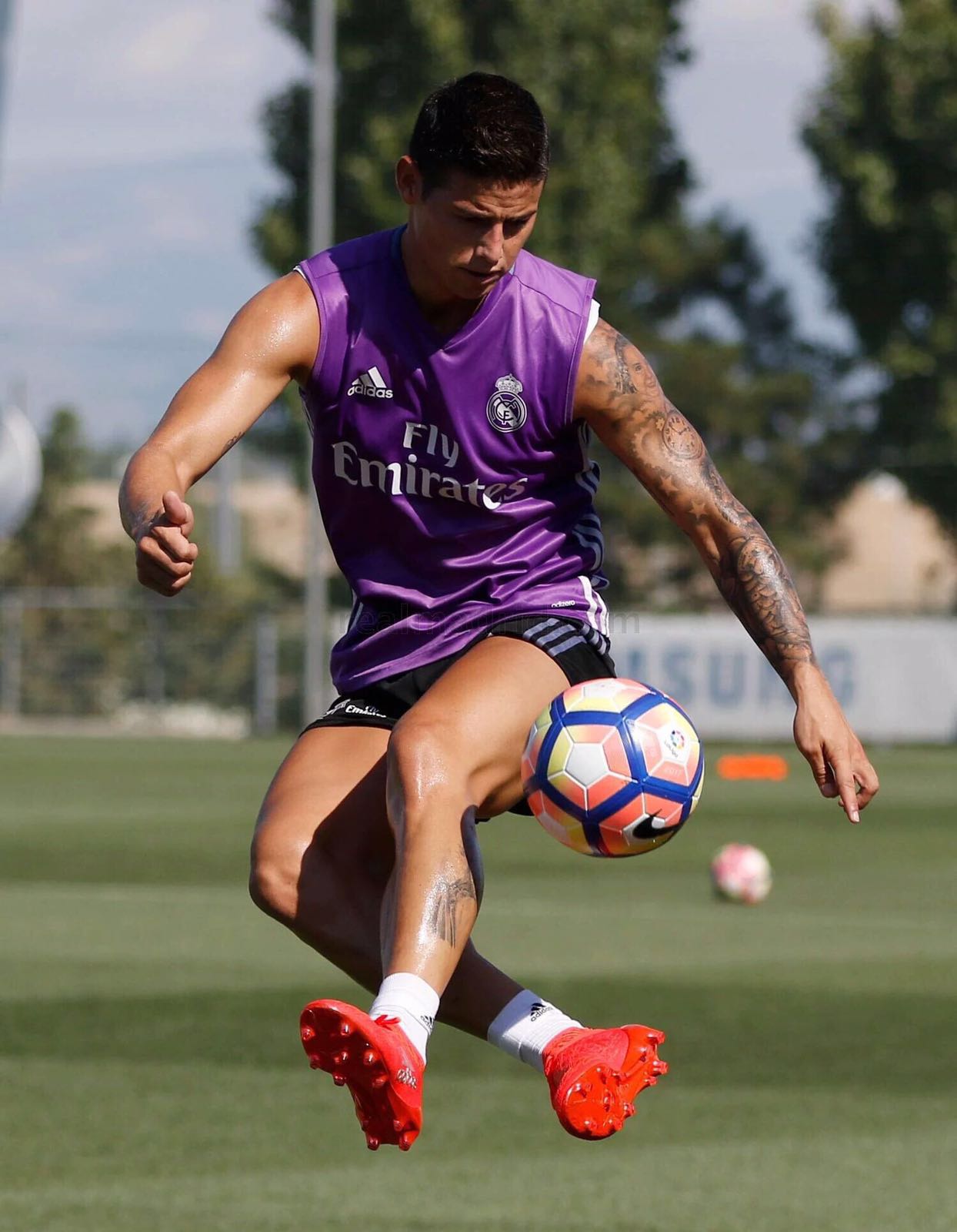 CqTMEAoXgAAeEac.jpg:large