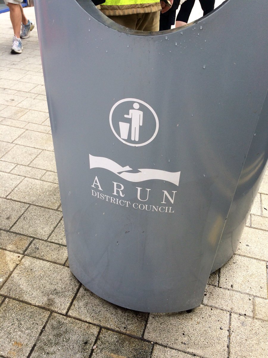 Dwatch_Bognor's tweet photo. Just returned from a bin fire in Bognor. https://t.co/9vq83ZwwKT