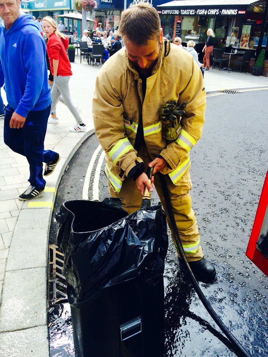 Dwatch_Bognor's tweet photo. Just returned from a bin fire in Bognor. https://t.co/9vq83ZwwKT
