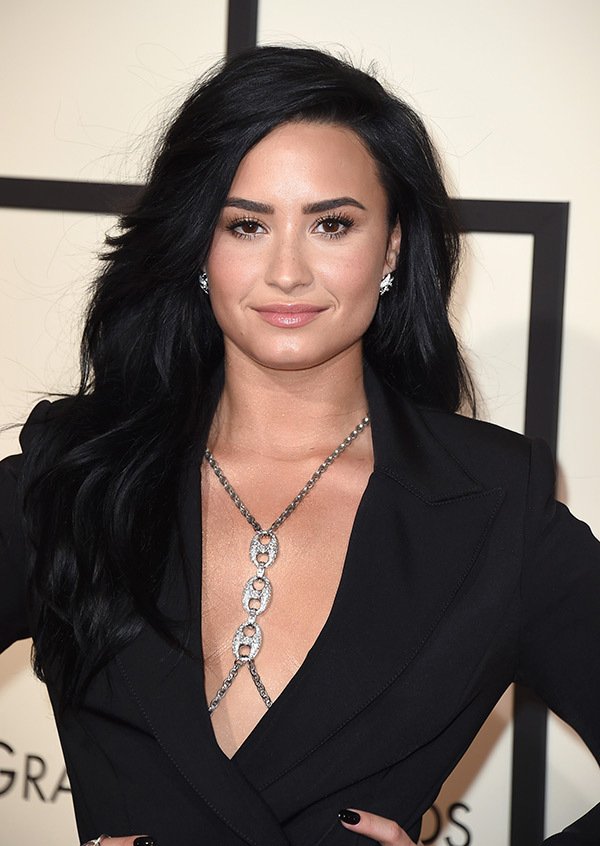 disneyprincesa_'s tweet photo. pamiętam jeszcze jak ona grała w filmach/serialach dla Disney'a.A dziś kończy już  24 lat #HappyBirthdayDemiLovato https://t.co/8dXVVbU0ws