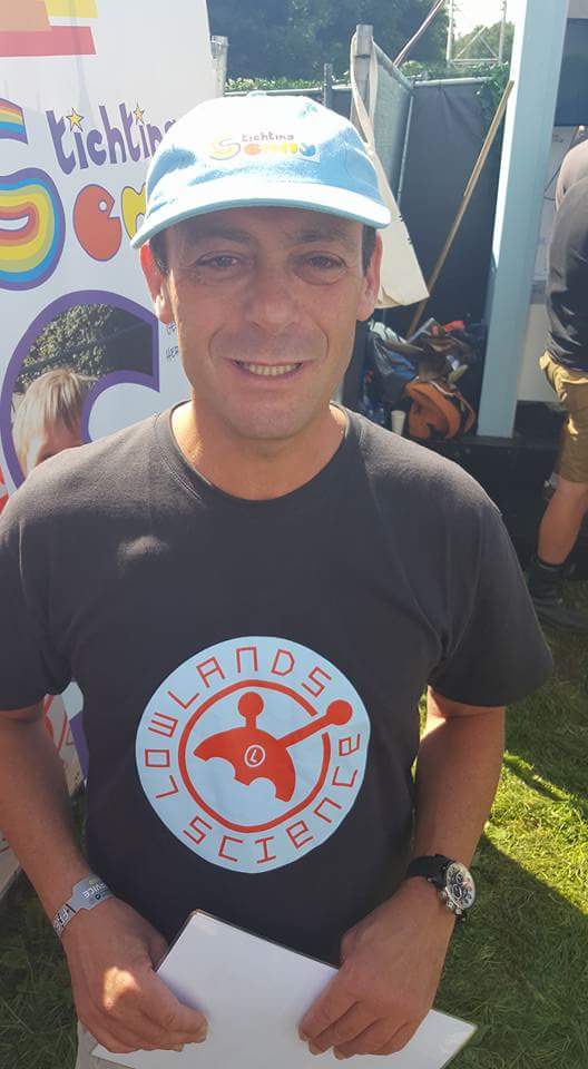 HeleenKamerman's tweet image. At lowlands 2 researchprojecten #llscience #ibmatlowlands @stichting_semmy en weatherstation.