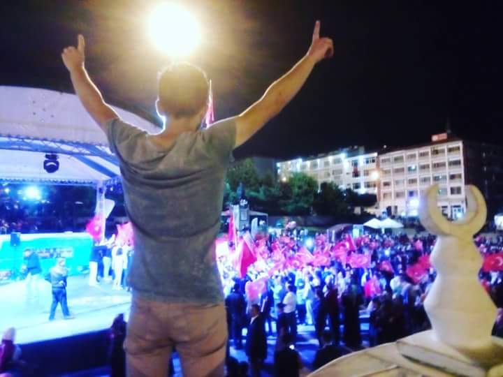 Gönül verdik memlekete en derinden....