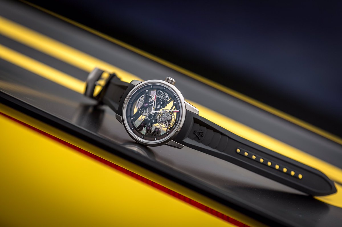 angelus_watches's tweet image. Right in its element! The U40 Racing Skeleton Tourbillon at @FuelRun 2016.