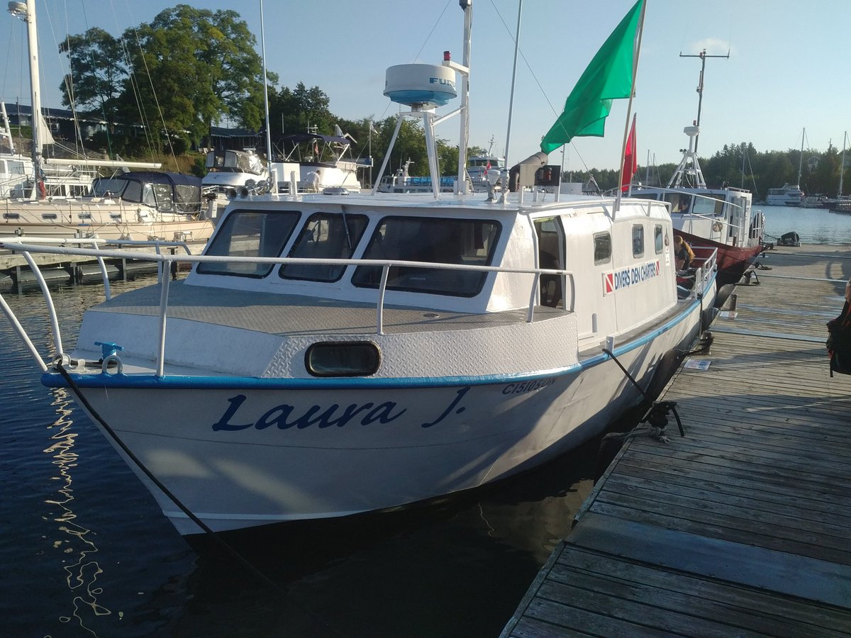 SparkyWinnie's tweet photo. #LauraJ - My dive home for the day #diversden #gooddives #tobermory #floatnflag https://t.co/k5RLMH3kOZ