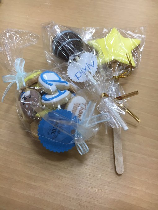 招かれざる客にも優しくして頂いて、絵師の皆様、pixiv社員様、ありがとうございました*\(^o^)/*特にちーぽん師匠と蜜桃まむ姐さんは天使でした。今日初めて会ったけど! 