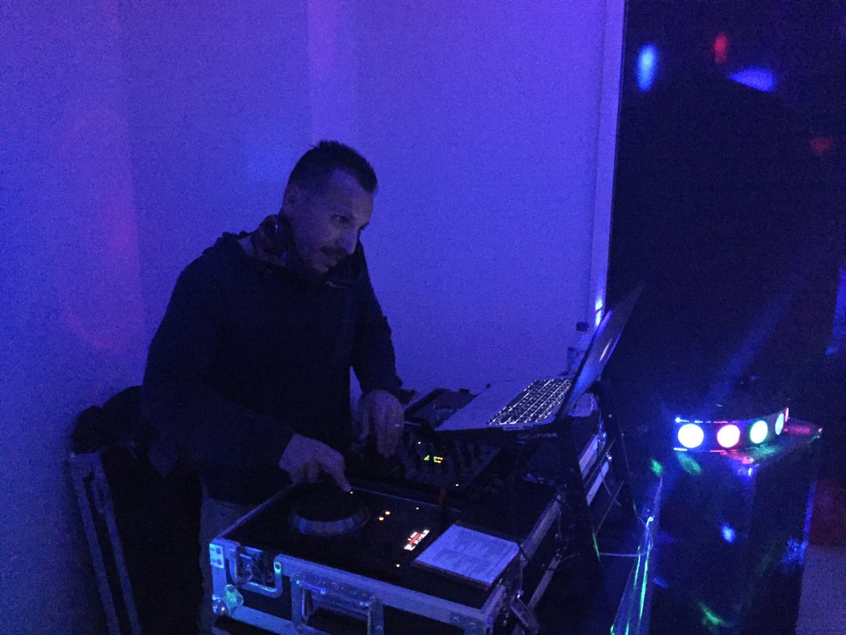 Doubled1Dj's tweet photo. #DjDoubleD performing live for 12 year birthday party #TopRyde https://t.co/mRLybPsYEf