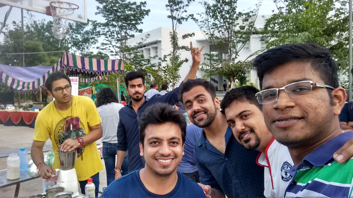 MPrasad13's tweet photo. Superb Oreo shake ! #paisavasool2016 #stallnumber24 #gldiaries @GreatLakes_MBA https://t.co/cOgemgoAAr