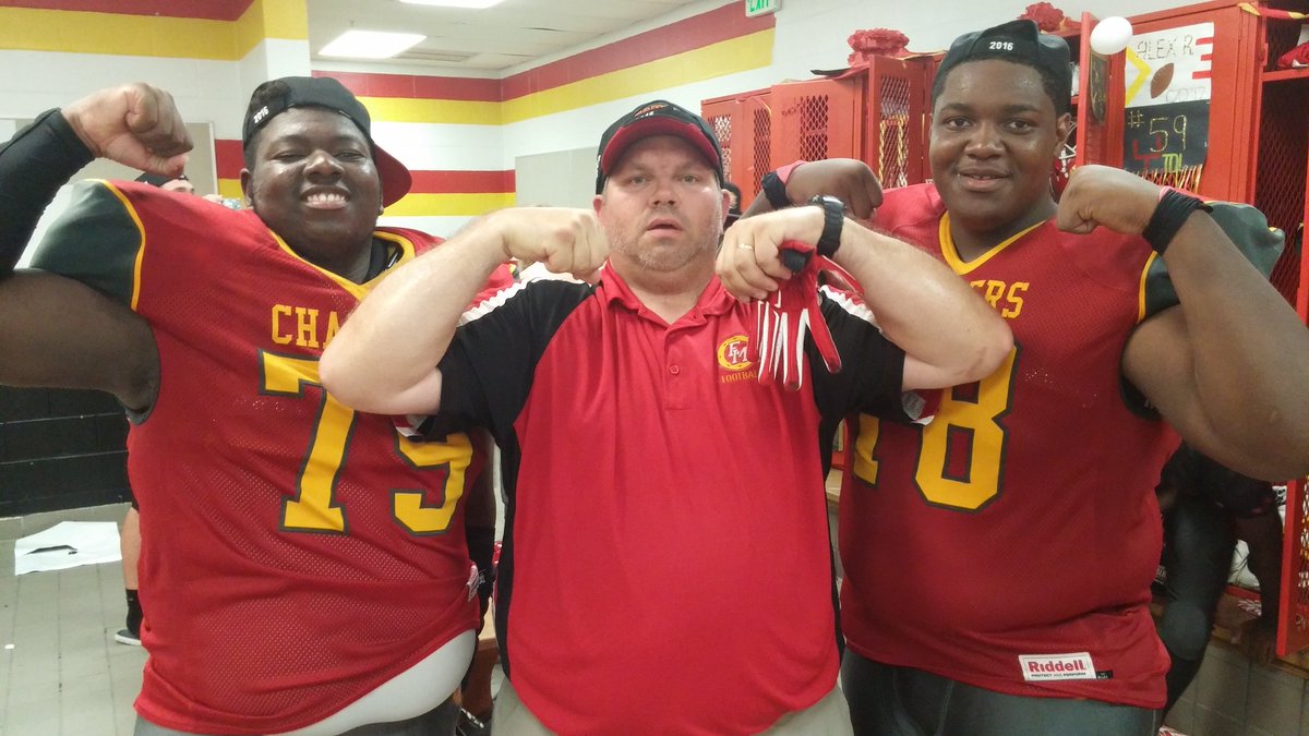 <a href="/CrimsonChargers/">Elkhart Football</a> 900 pounds of pure muscle! 💪💪🍧🍦🍩🍪🍕
#MangyLion